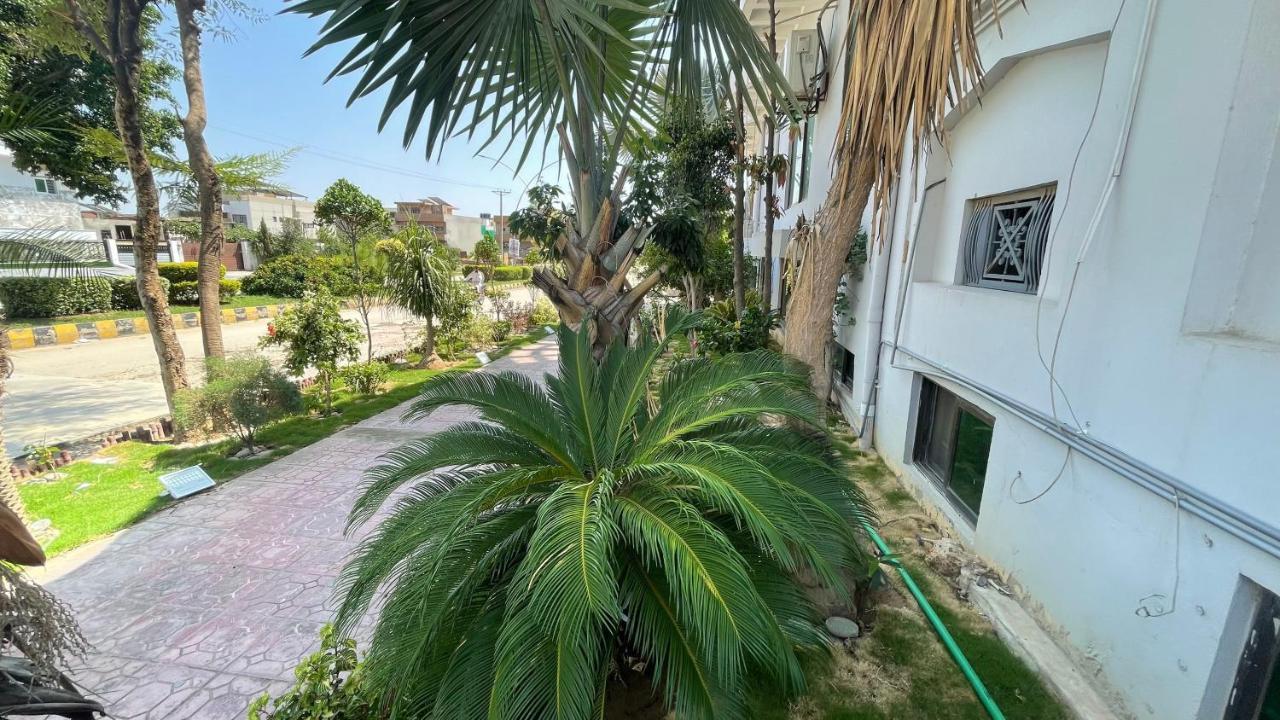 Midways Guest House And Hotels Islamabad Exteriör bild
