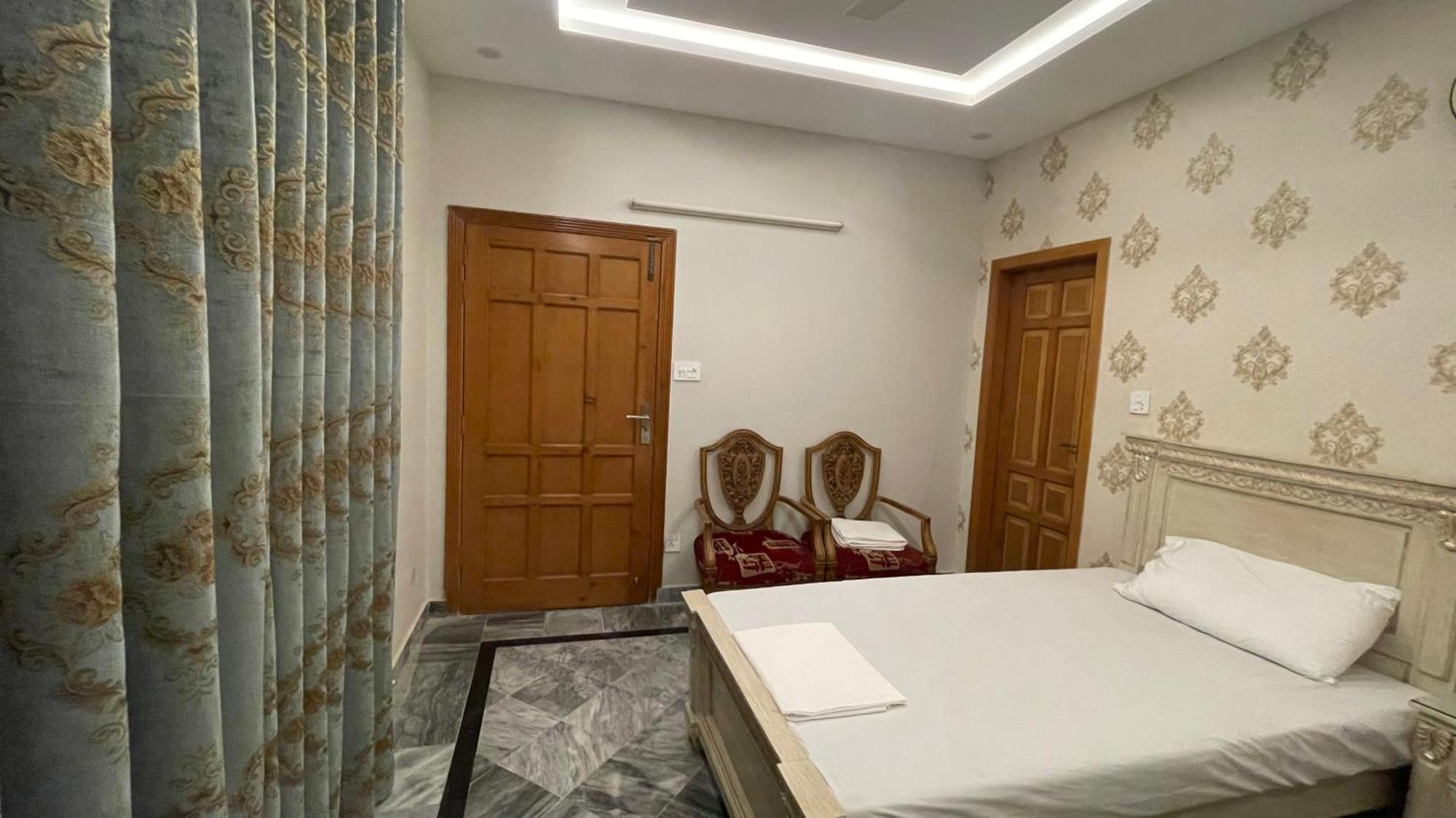 Midways Guest House And Hotels Islamabad Exteriör bild