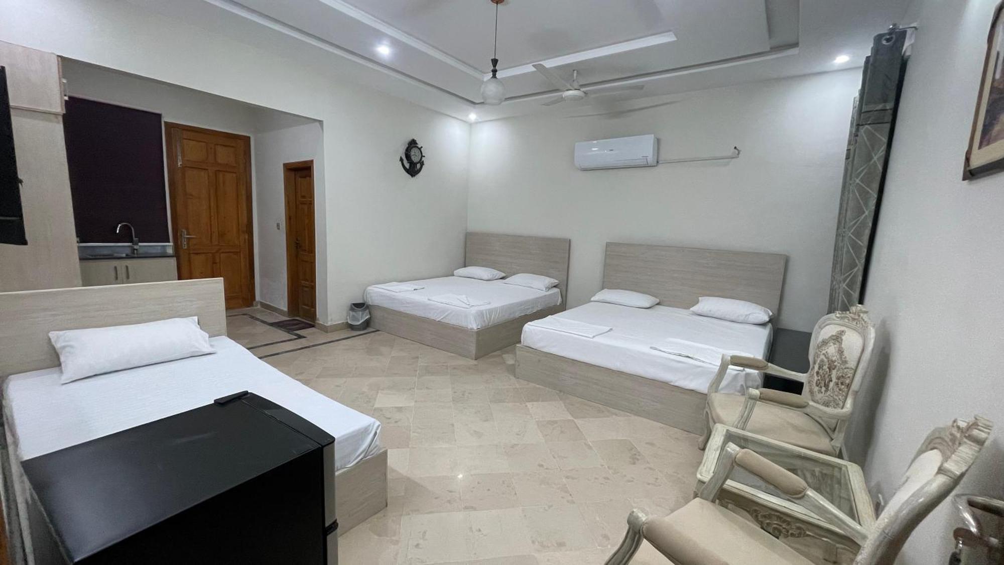 Midways Guest House And Hotels Islamabad Exteriör bild