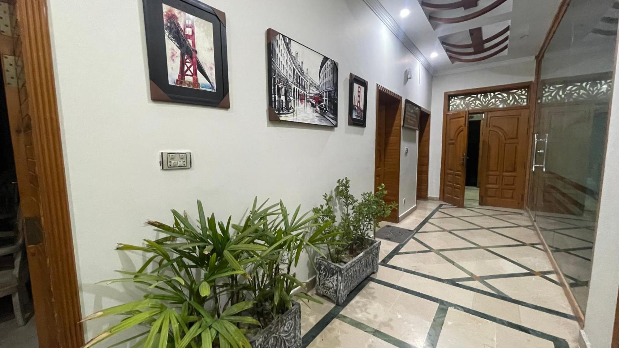 Midways Guest House And Hotels Islamabad Exteriör bild