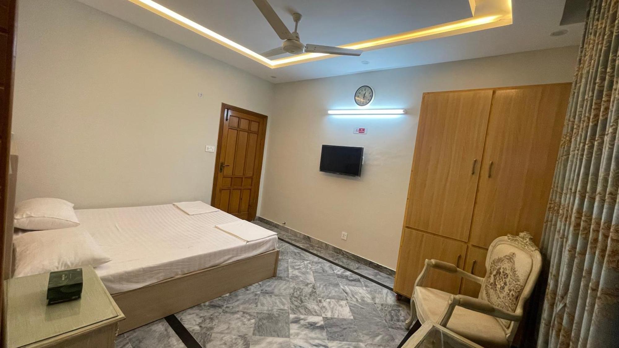 Midways Guest House And Hotels Islamabad Exteriör bild