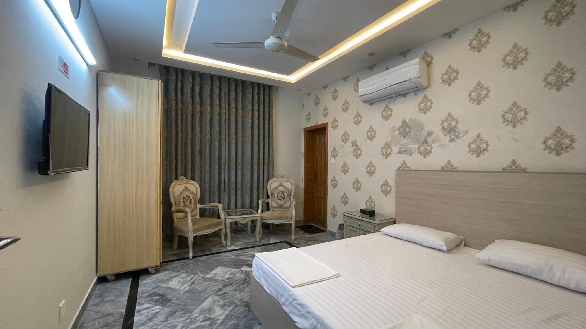 Midways Guest House And Hotels Islamabad Exteriör bild