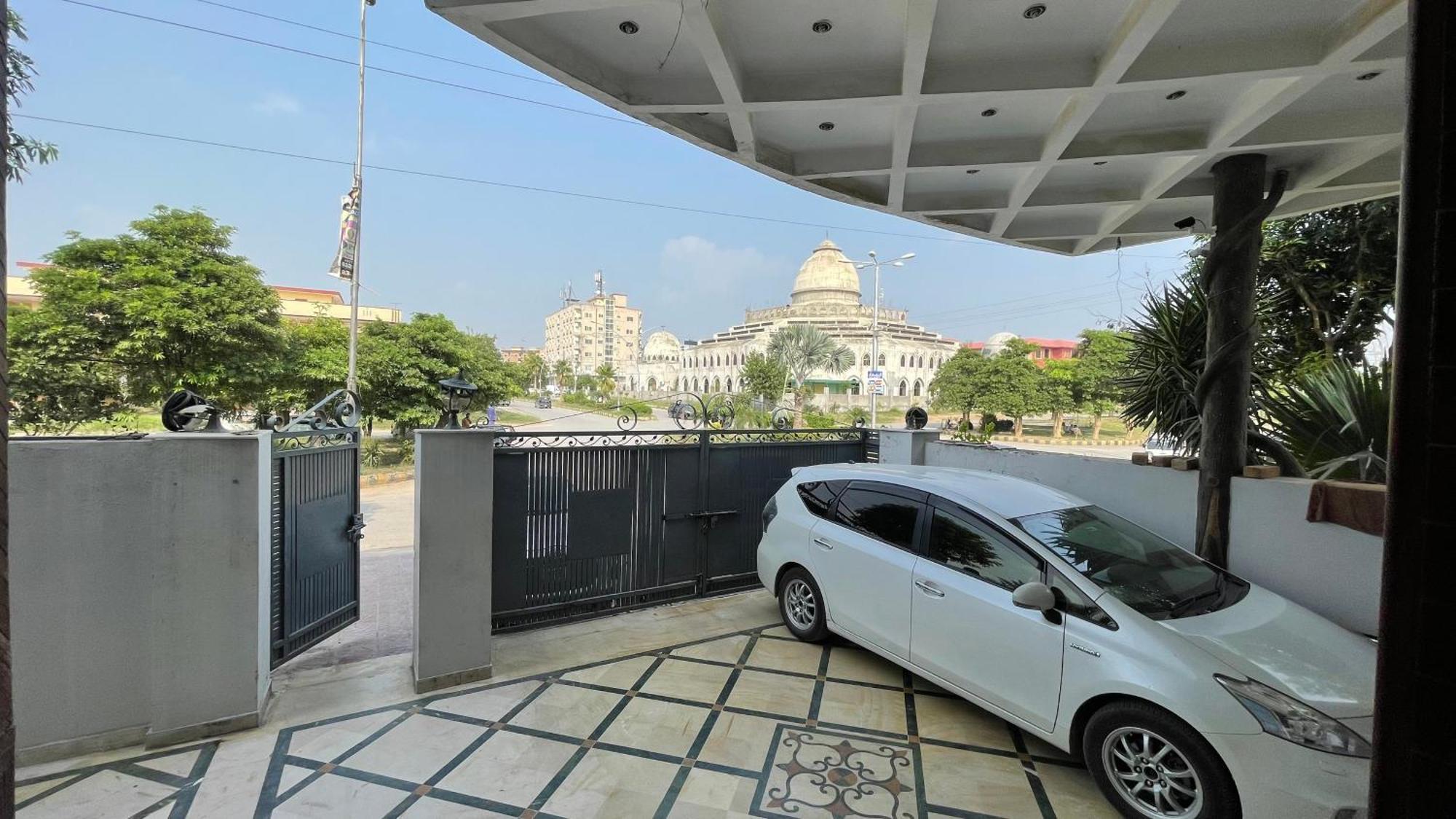Midways Guest House And Hotels Islamabad Exteriör bild