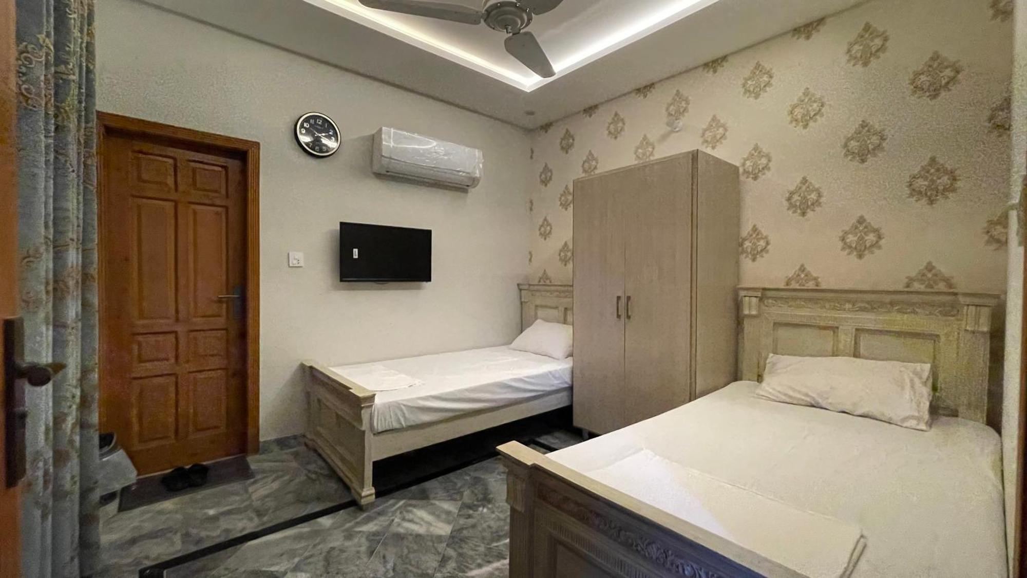 Midways Guest House And Hotels Islamabad Exteriör bild