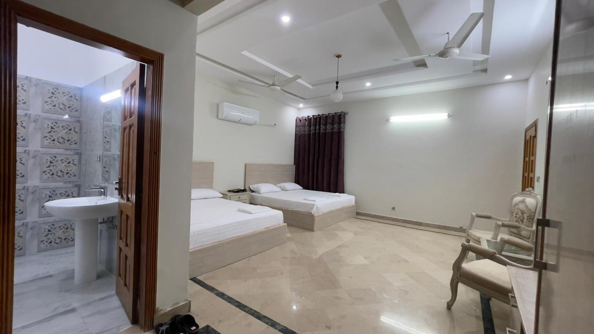 Midways Guest House And Hotels Islamabad Exteriör bild