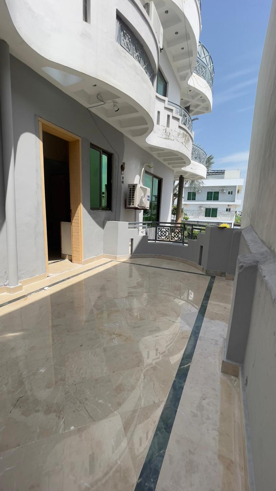 Midways Guest House And Hotels Islamabad Exteriör bild