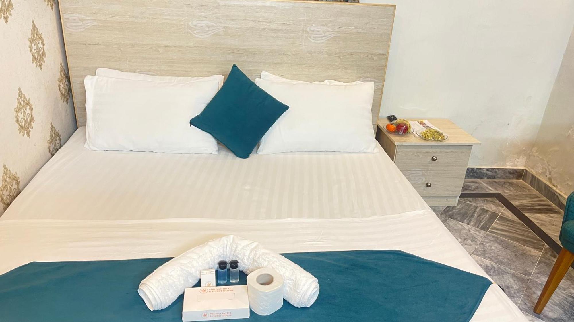 Midways Guest House And Hotels Islamabad Exteriör bild