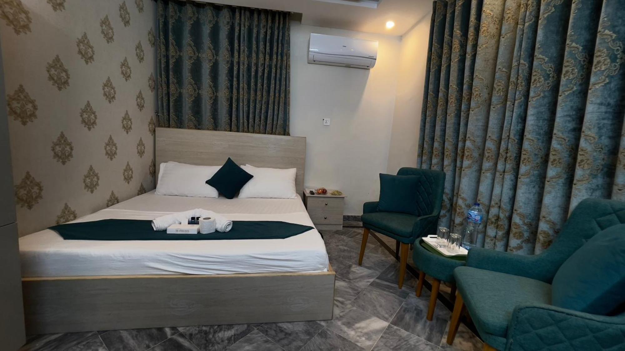 Midways Guest House And Hotels Islamabad Exteriör bild