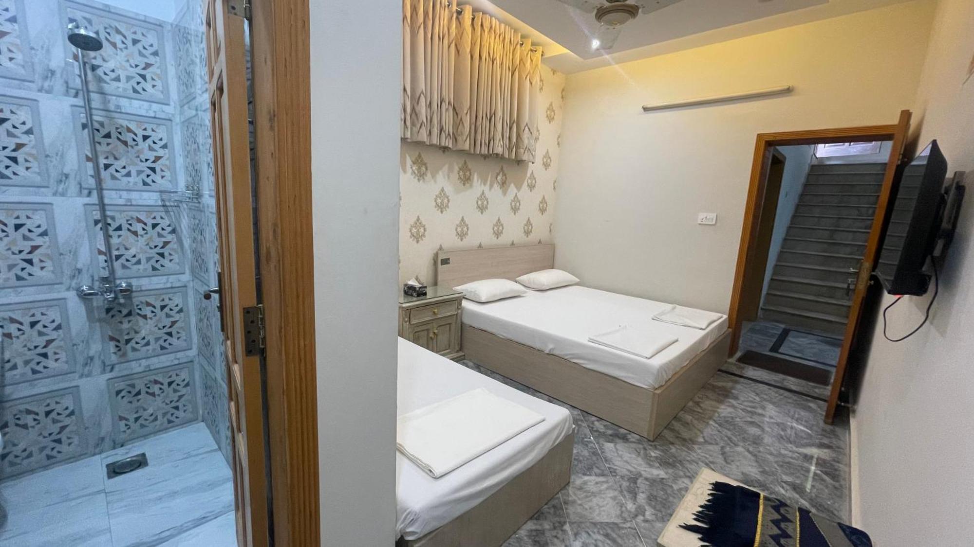 Midways Guest House And Hotels Islamabad Exteriör bild