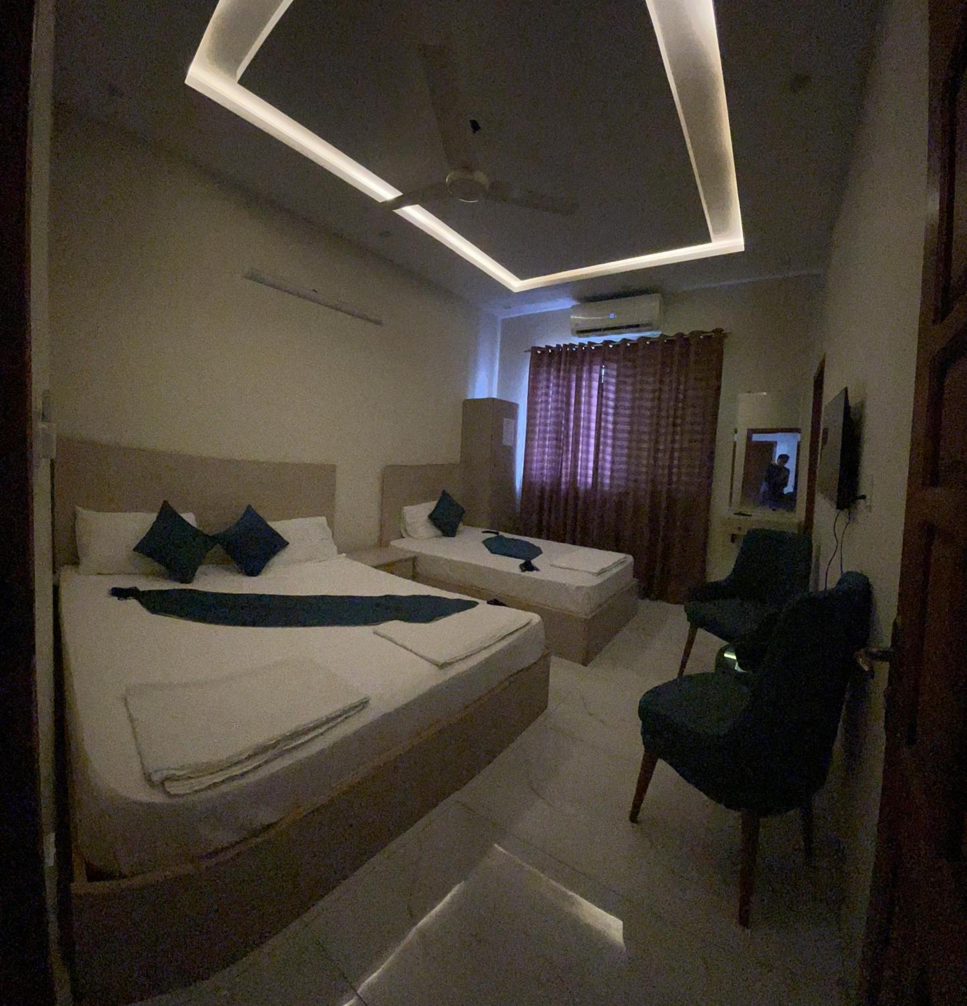 Midways Guest House And Hotels Islamabad Exteriör bild