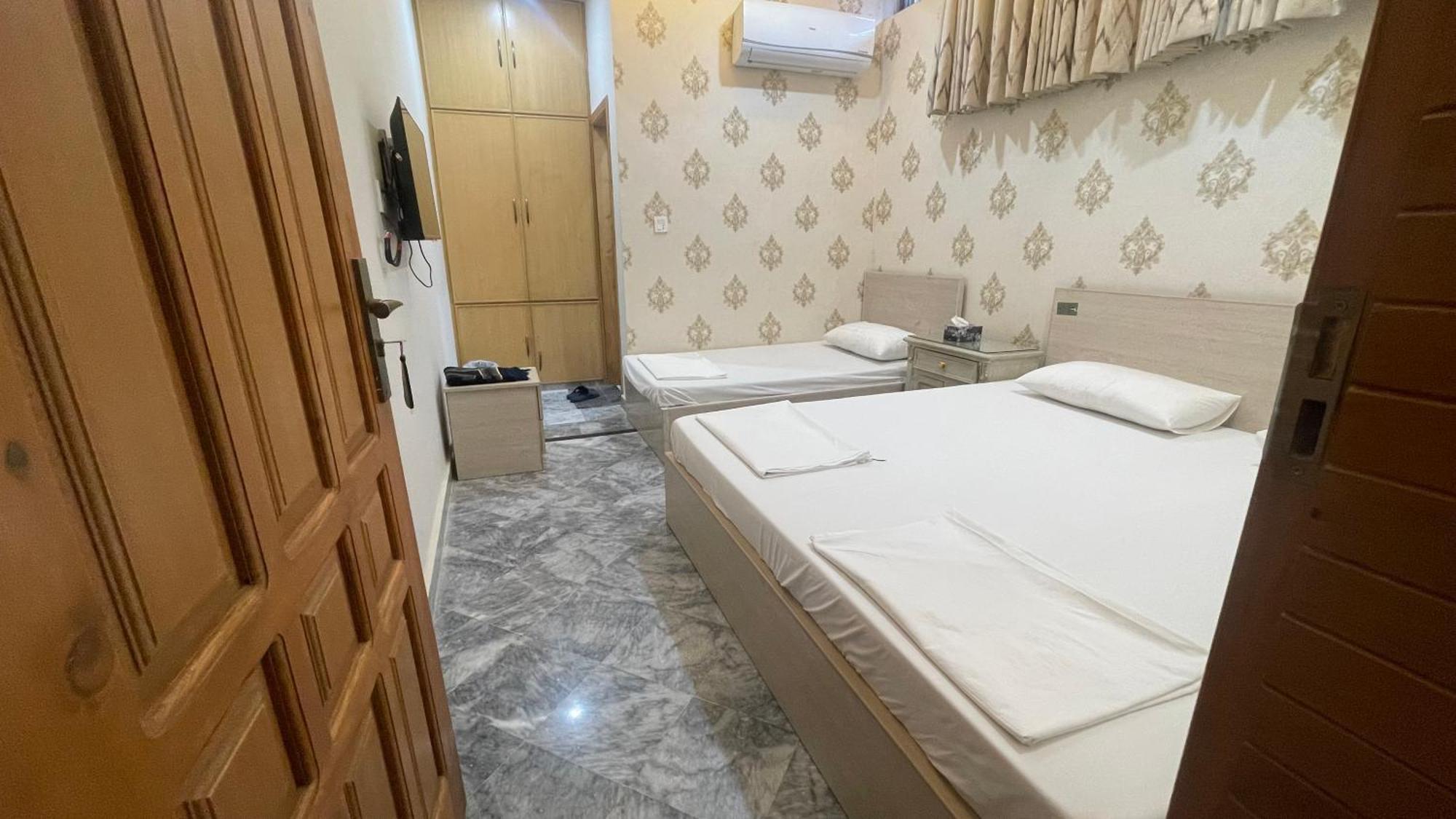 Midways Guest House And Hotels Islamabad Exteriör bild