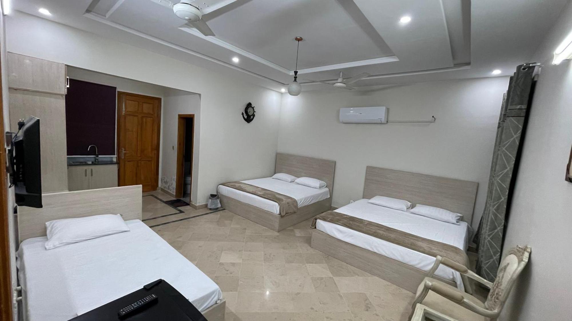 Midways Guest House And Hotels Islamabad Exteriör bild