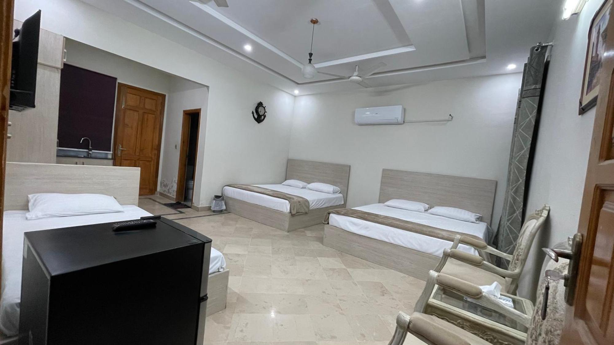 Midways Guest House And Hotels Islamabad Exteriör bild