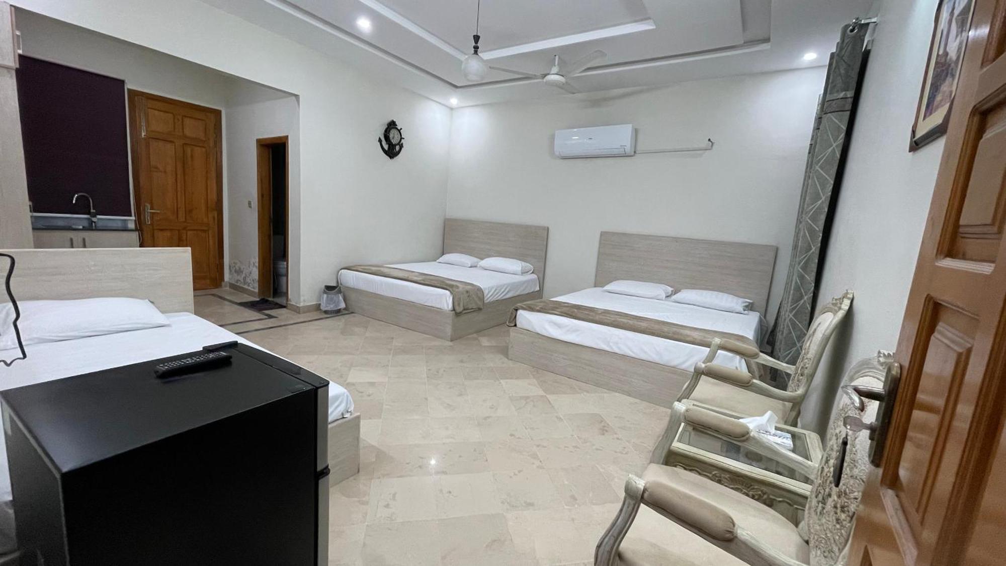 Midways Guest House And Hotels Islamabad Exteriör bild