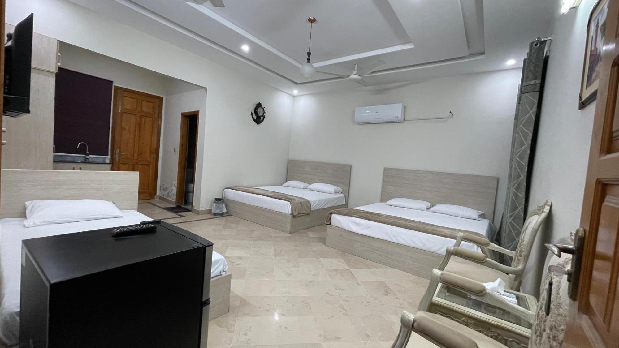 Midways Guest House And Hotels Islamabad Exteriör bild